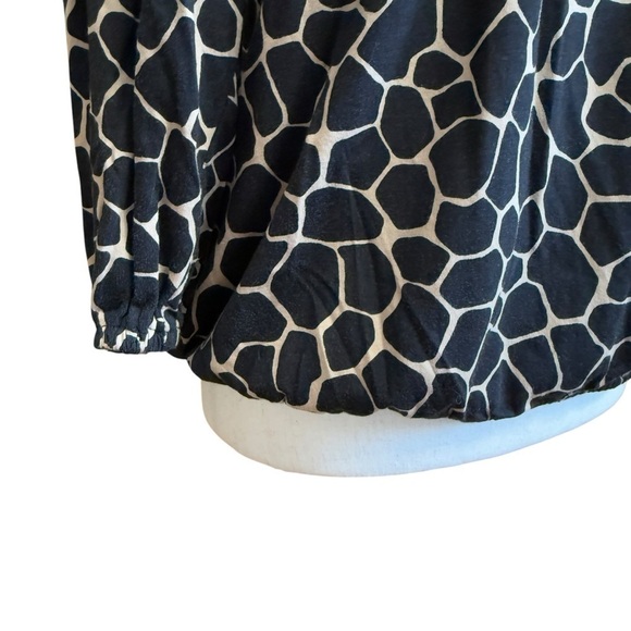 Michael Kors Black / Khaki Animal / Giraffe Print 3/4 Sleeve Top. Size M #1411 - Picture 3 of 7